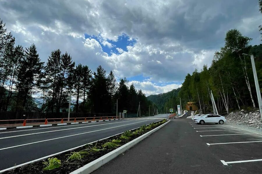 Линза по дороге из саяногорска в черемушки. Дорога Саяногорск Черемушки. Дорога в Черемушки Хакасия. Мраморка Хакасия парк. Автомобильная дорога.