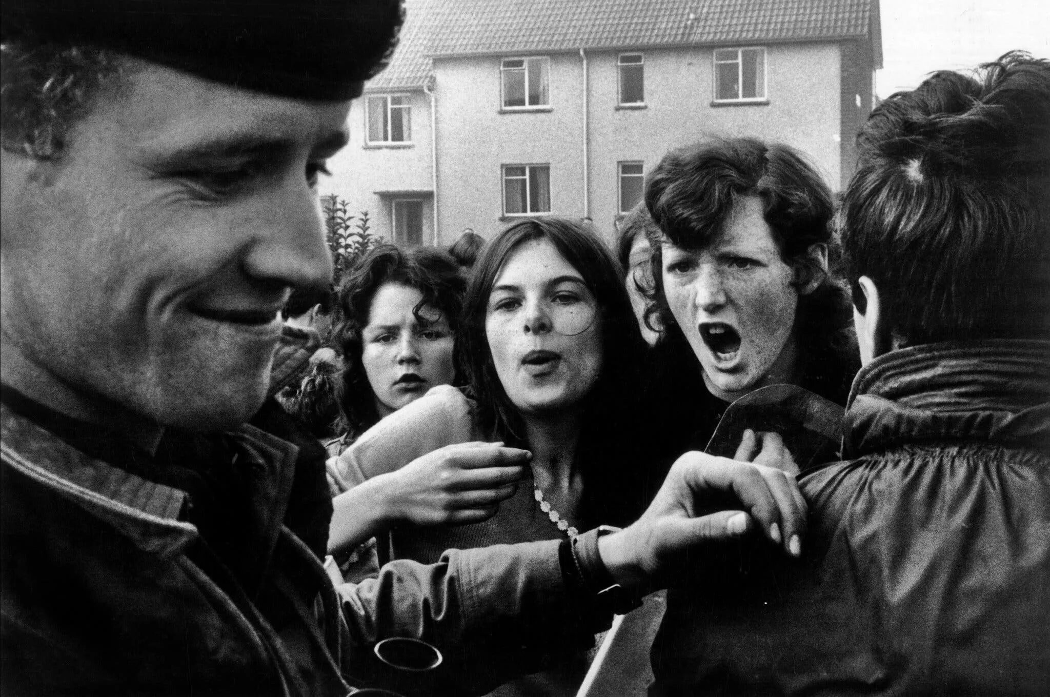 33 Vintage Photographs That Capture the Troubles in Northern Ireland During the 