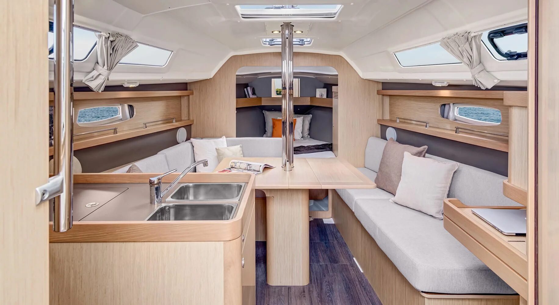 1 внутри. Яхта oceanis 41. Oceanis yacht 62. Oceanis гагарина. Океанис фото.