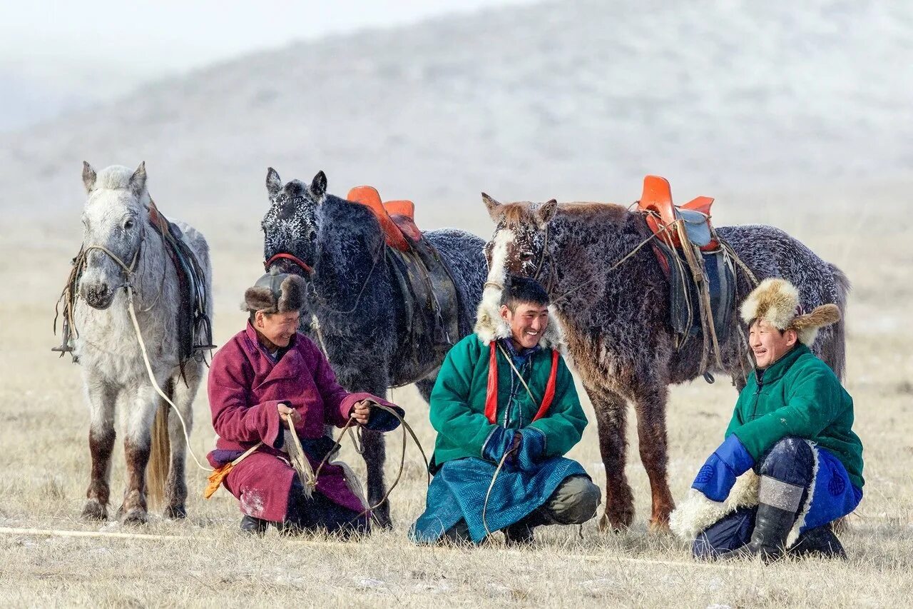 Занятия тувинцев. Хакасы буряты тувинцы. Занятия тувинцев. Занятия тувинцев. Тувинцы-тоджинцы.