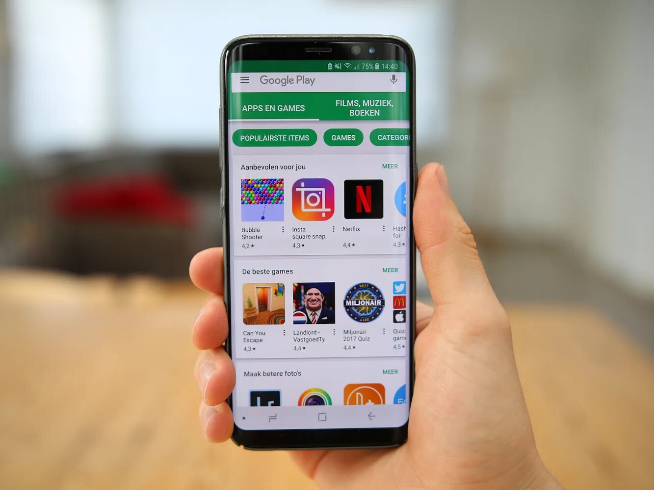 Google приложения для смартфона. Google play. google play на смартфоне. play store app.
