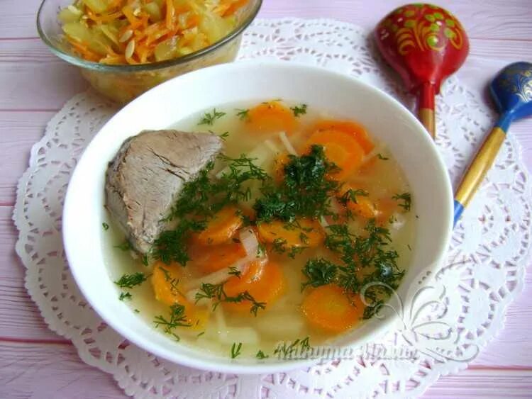 Говяжий суп с вермишелью и картошкой