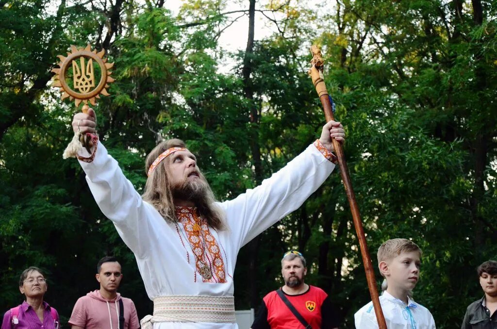 Перун неоязычество. Долбослав Велеслав. Язычество родноверие славянское. Родноверы долбославы. Родновер это