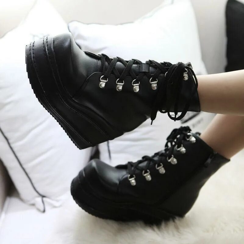 Обувь goth Punk. Dr. Martens ботильоны, Demonia. Ботинки Primark женские на шнуровке черные. Ботинки на платформе.