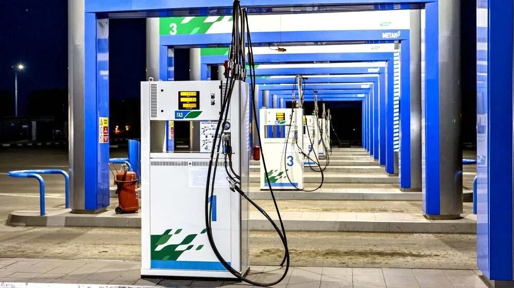 Агзс суг 10. Азс. Заправка газом. Автозаправка газа. Агнкс метан заправки.