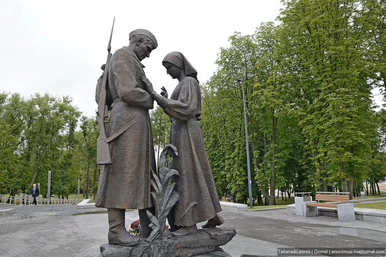 Памятники войны в беларуси. Минск памятники Великой Отечественной войны. Беларусь Партизанская памятник Минск. Минск мемориал ВОВ. Известные памятники Великой Отечественной войны в Беларуси.