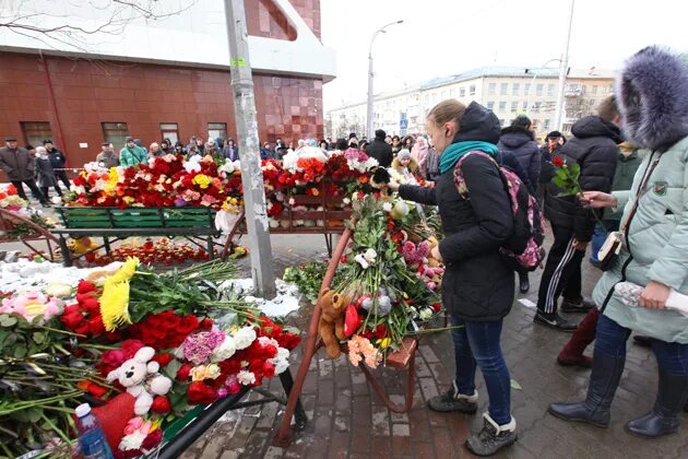 Зимняя вишня Кемерово траур. День траура в Кемерово. Траур в Кемеровской области. Завтра объявлен траур