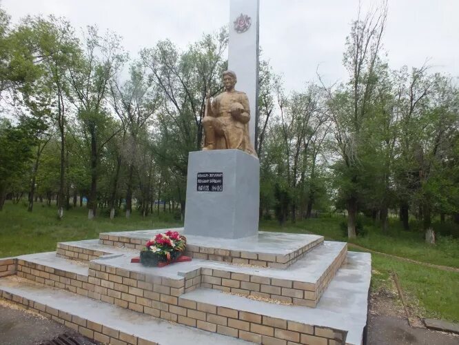 Соль илецк покровка. Покровка соль илецк. Покровские меловые горы акбулак. Покровские меловые горы соль илецк. Трудовое (соль-илецкий район).