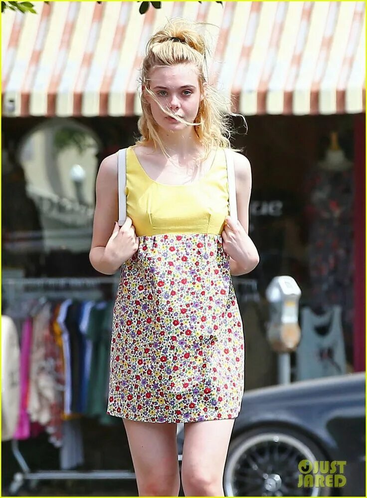 He looks pretty. Эль Фаннинг. Эль Фаннинг фото. Эль Фаннинг hot. Elle Fanning горячие.