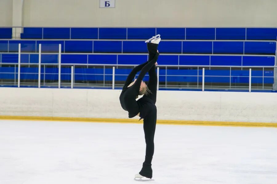 Федерация фигурного катания свердловской области. Тренер фигурного катания пенза бельский. Соревнования по фигурному катанию свердловская область. Тренировка в ангелах плющенко. Федерация фигурного катания на коньках свердловской.