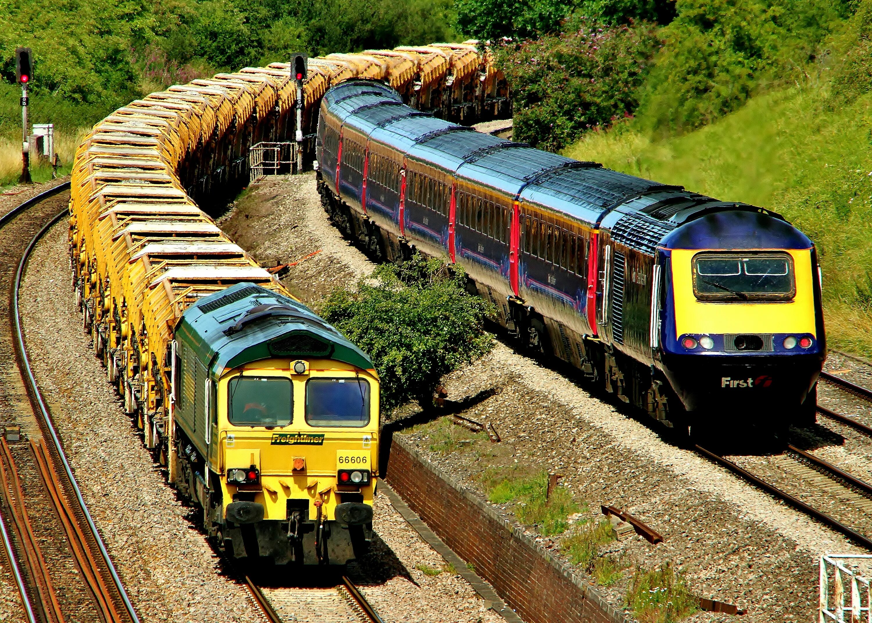 Railway transport Великобритании. Железная дорога. Железнодорожный ТРАНСПР. О поездах и железной дороге.