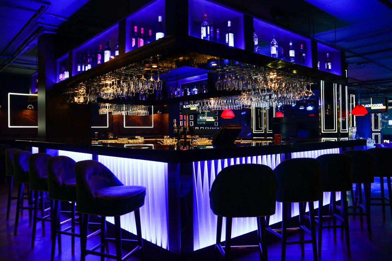 Стрип бар кукла омск. Клубы омска. Клубы г омск. Стрип бар зажигалка курск. Бар кукла в омске.