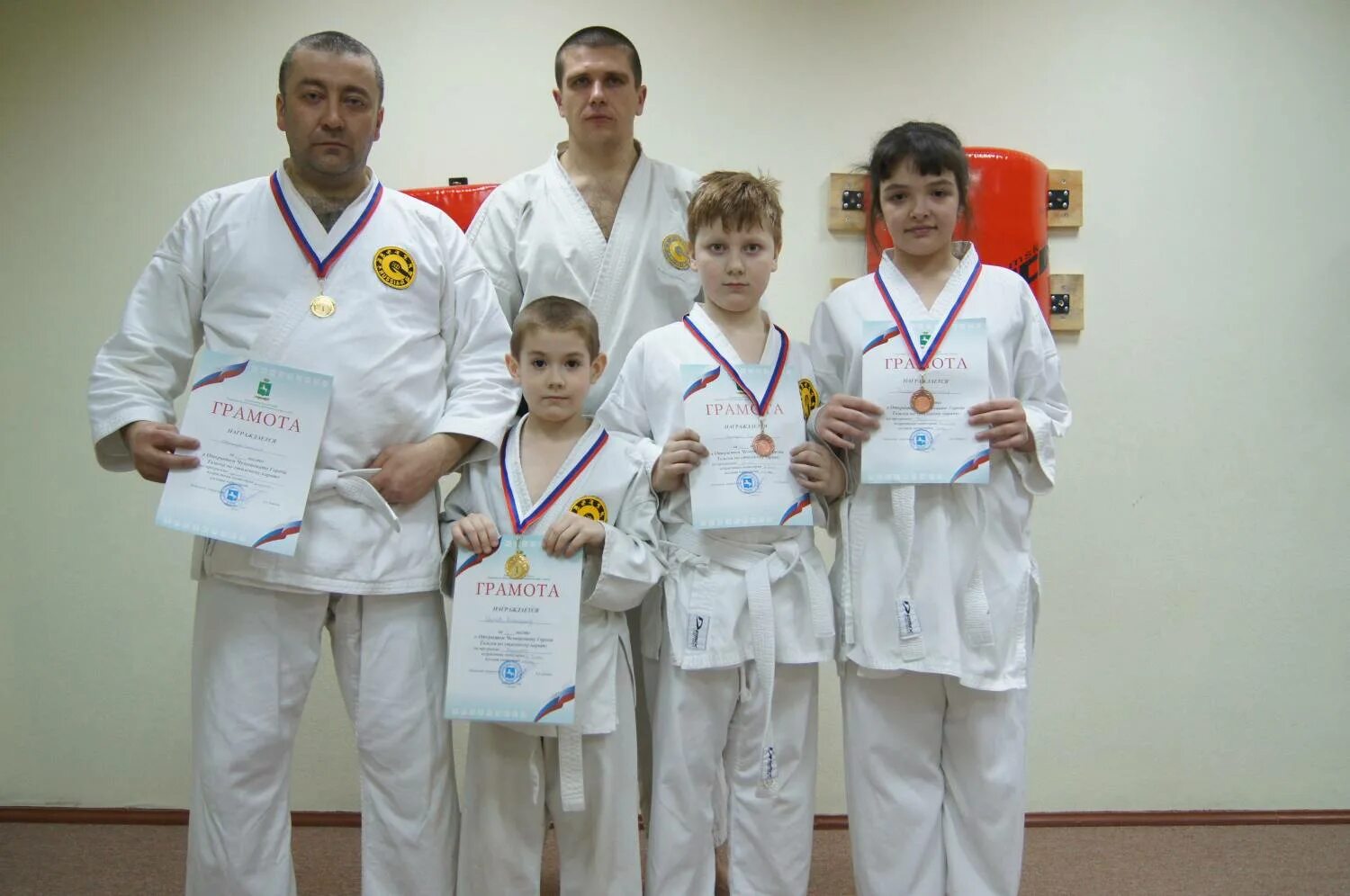 Лидер единоборства. Лидер барнаул. Лидер единоборства. Коуб арес единоборств. Лидер единоборства.