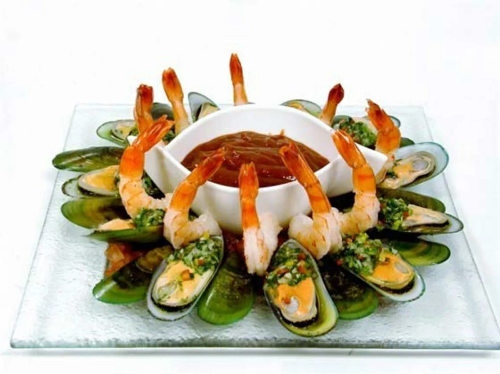 Мидии. Как подавать мидии на стол. Мидии маринованные. Красивая подача морепродуктов. Закуска с мидиями на праздничный стол.