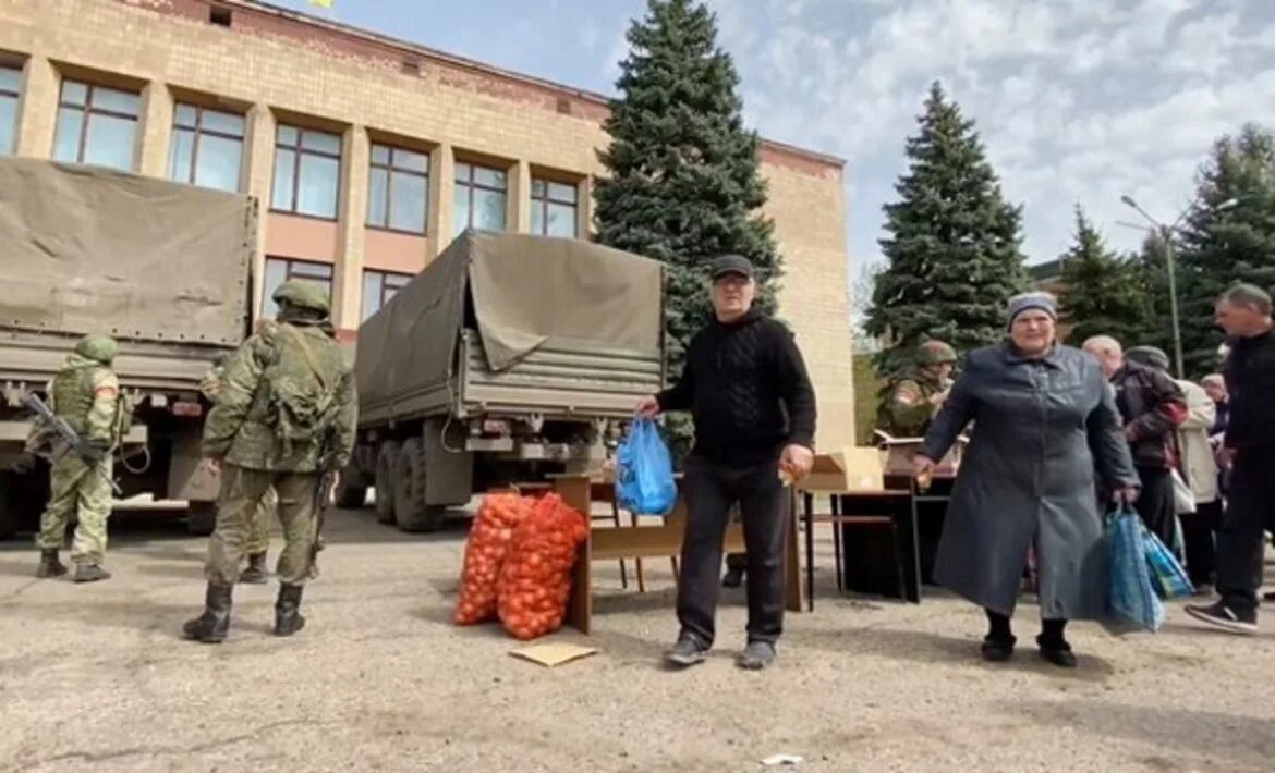 Гуманитарка для военных ДНР. Русские солдаты в Попасной. Солдат РФ гуманитарная помощь. Гуманитарная помощь Украине. Украина россия новости 26