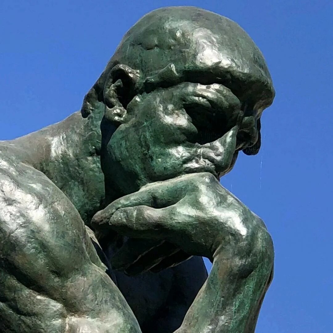 Огюст роден мыслитель оригинал. Роден мыслитель. Мыслитель родена фото. Огюст роден мыслитель. Роден мыслитель скульптура.