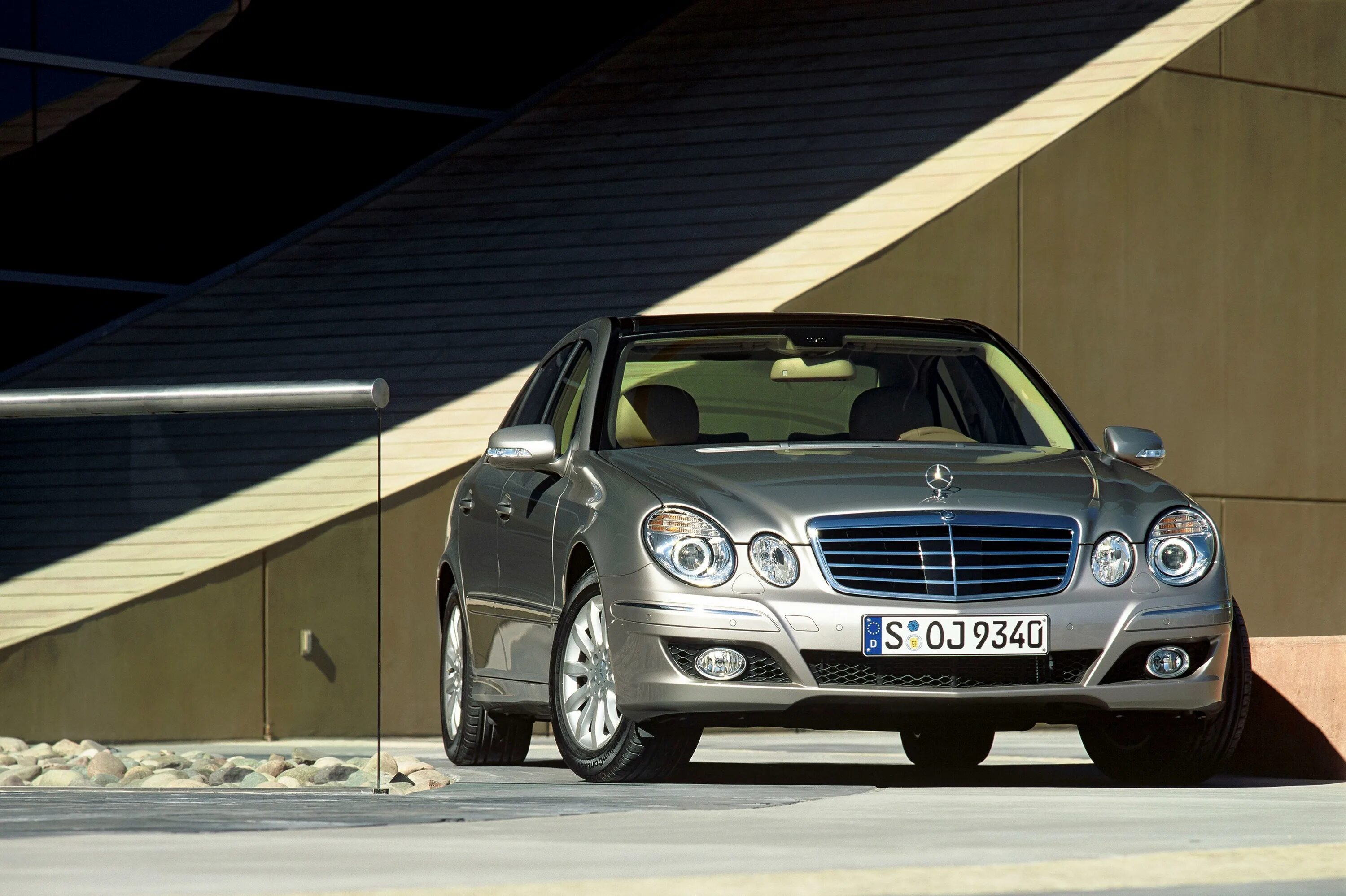 Е класс это какой. Мерседес е класс 2008. Mercedes-Benz e-class (w211) e 200 CDI. Мерседес е280 4matic. Мерседес Бенц е класс w211.