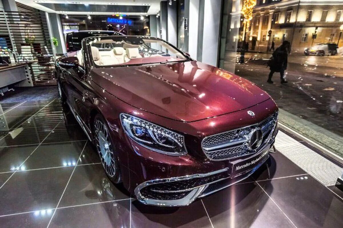 Автомобиль за 1 млн. Мерседес-Майбах s-65. Mercedes Benz Maybach s65. Самый дорогой Мерседес Майбах. Майбах 65 кабриолет.