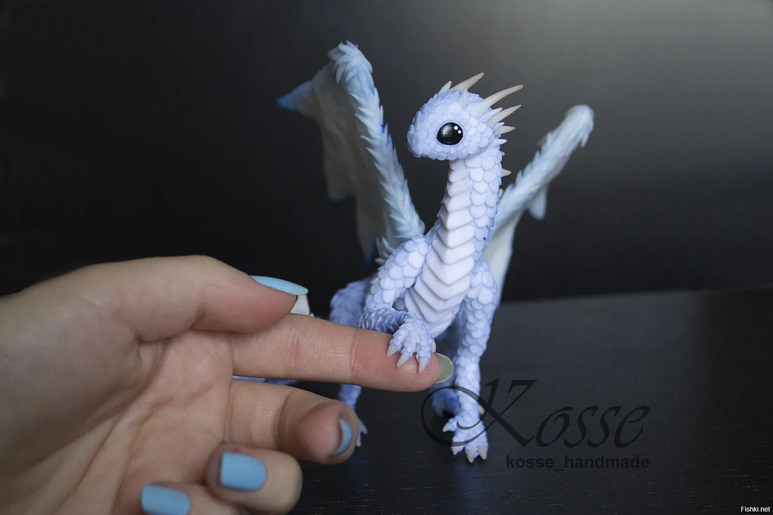 Дракон из полимерной глины. Как сделать лапки дракону. Тапочки динозаврики с коготочками. Костюм чешуйчатого дракона. Как сделать лапки дракону.