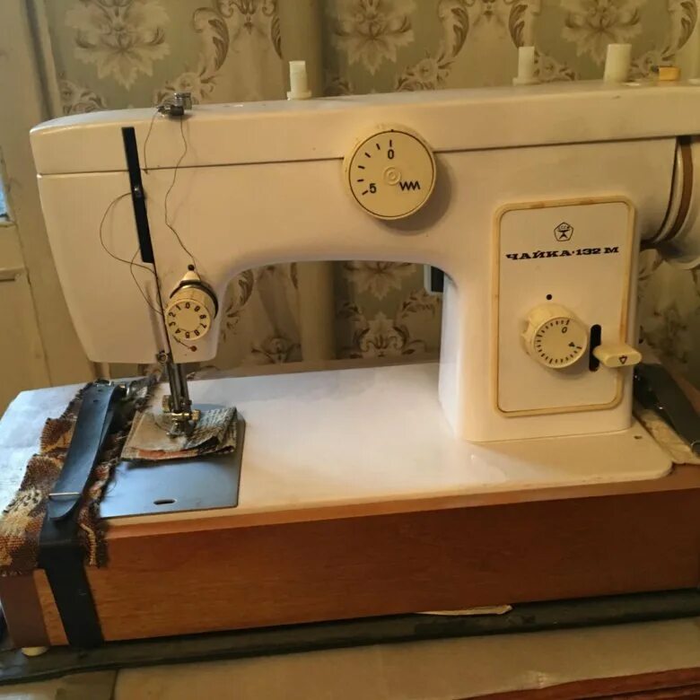 Нитку чайка 132м. Швейная машинка чайка 132м. Машинка чайка 132м. Швейная машина чайка 132. Швейная машина чайка 143.