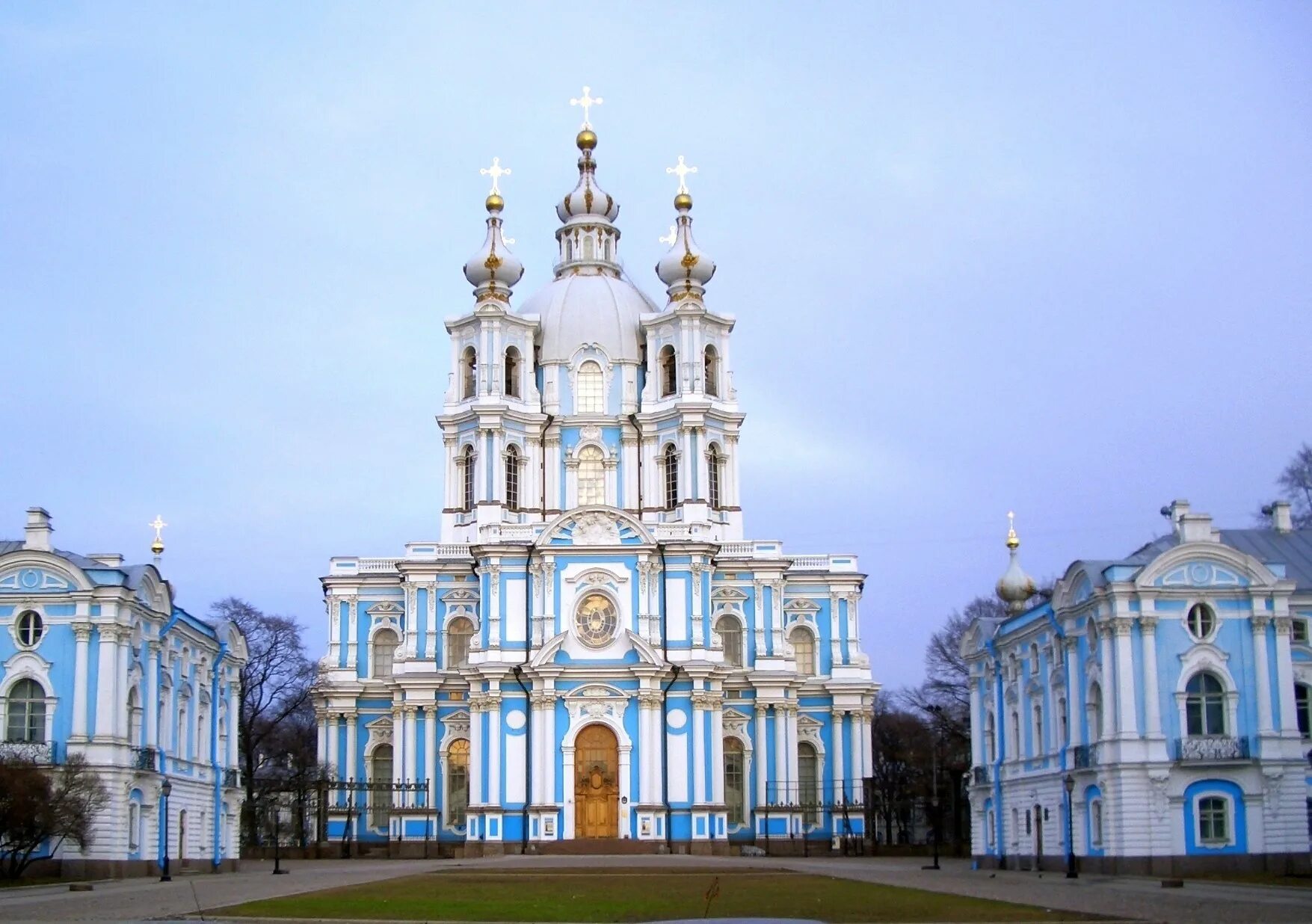 Архитектор смольного собора в петербурге. Ансамбль смольного монастыря растрелли. собор смольного монастыря в санкт-петербурге. смольный монастырь растрелли. воскресенский собор смольного монастыря.