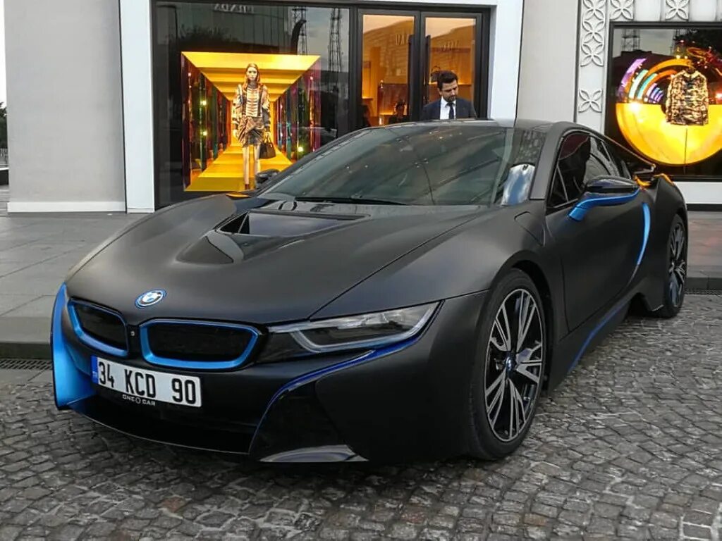 Б в ай 8. BMW i8. BMW i8 черная. BMW i8 2012. BMW i8 2000.