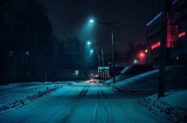 Пусто без тебя. Без твоей любви. Заглядываем в чужие ночные окна. Как я пишу стихи. Человек за окном.