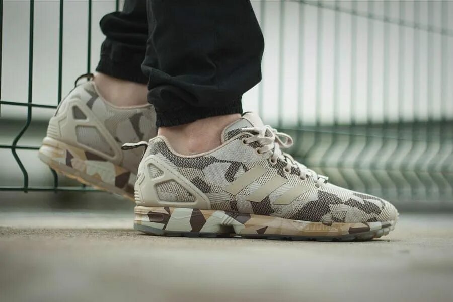 Adidas ZX Flux Camo. Adidas ZX Flux камуфляж. Adidas Camo кроссовки. Кроссовки adidas хаки мужские. Адидас хаки