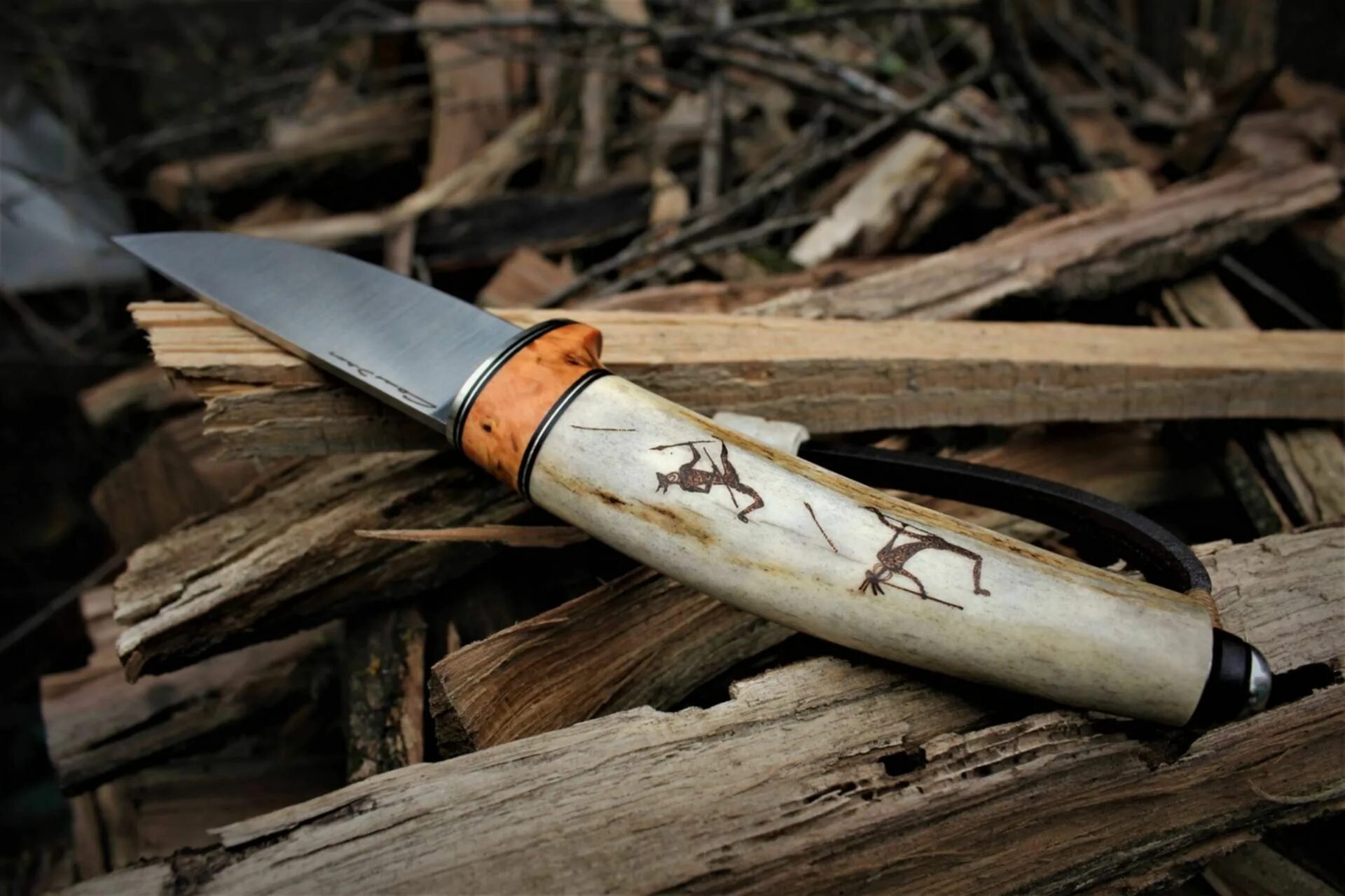 Шейник СКИНДУ. Нож Сандер шейник. Нож рыбка сталь 110х18, рукоять карельская береза (Сандер а.). Helle Viking ножны.