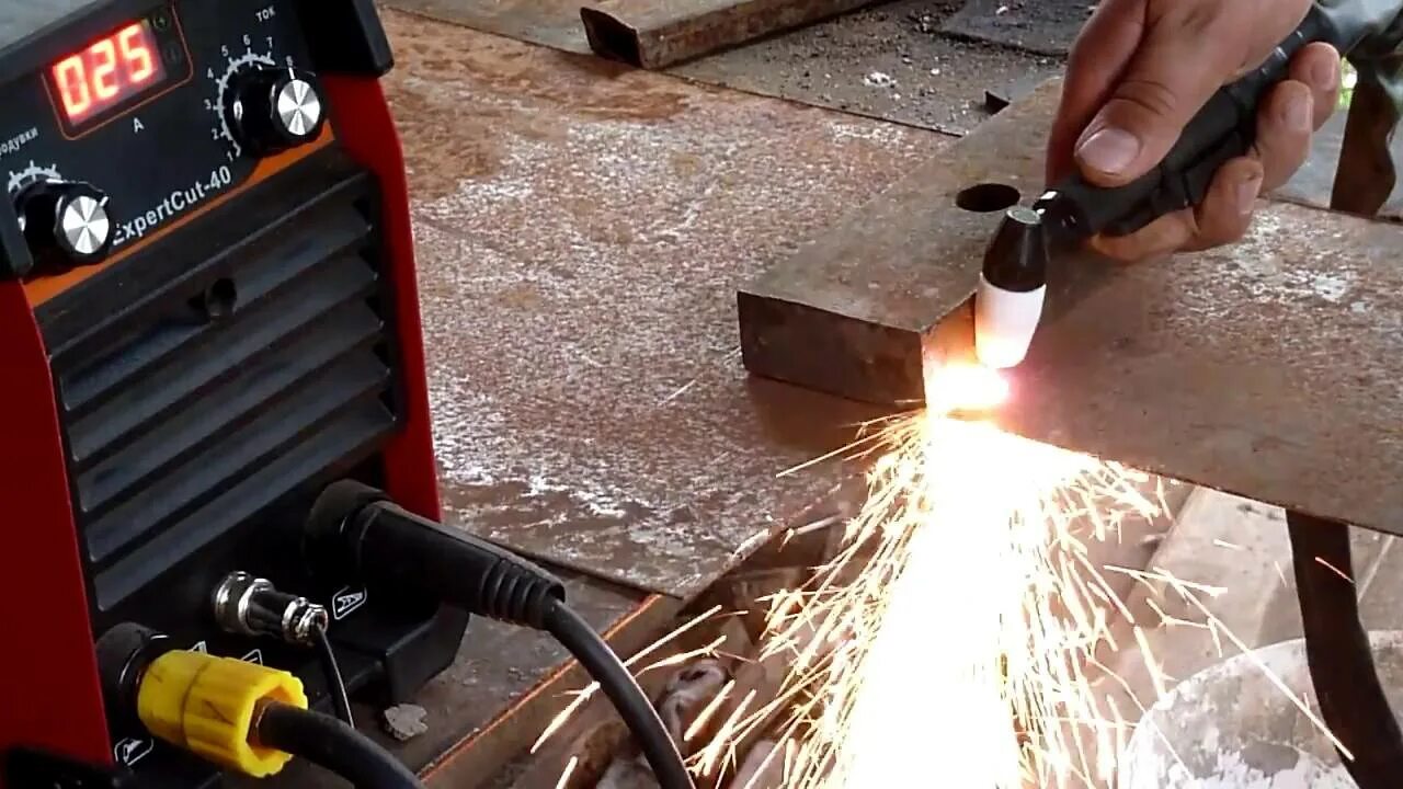 Как пользоваться сварочным аппаратом видео
