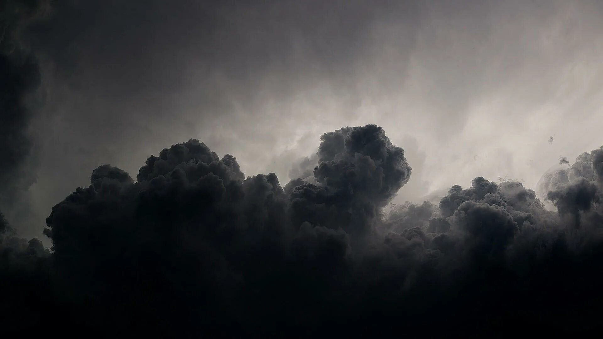 Look at those enormous black clouds. Черные тучи. Темные облака. Тучи Эстетика. Мрачные облака.