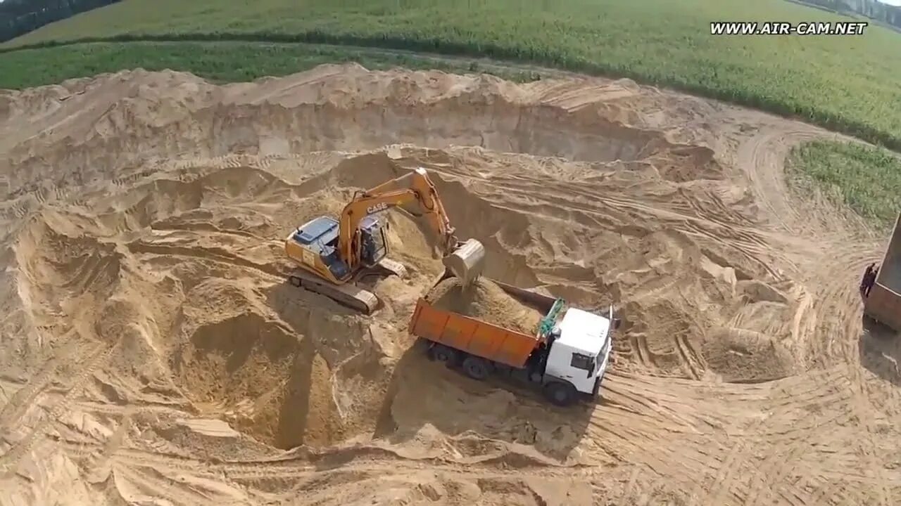 Карьер болотниково мордовия. Разработка карьера песка. Карьер добыча песка. Месторождение песка. Карьер по добыче песка.