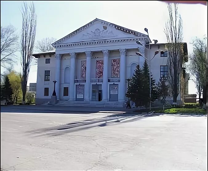 Заводской каменск шахтинский. ДК Каменск Шахтинский. ДК Машиностроителей г Каменск Шахтинский. Парк Машиностроителей Каменск Шахтинский. Мкр заводской Каменск-Шахтинский.