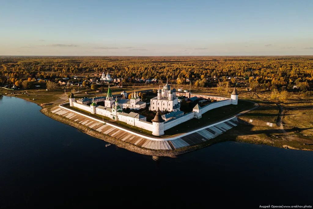 Великий новгород куда можно съездить. Лысково макарьевский монастырь нижегородская область. Куда поехать на машине из нижнего новгорода. Куда съездить на выходные из нижнего новгорода. Чкаловская лестница достопримечательности нижнего новгорода.