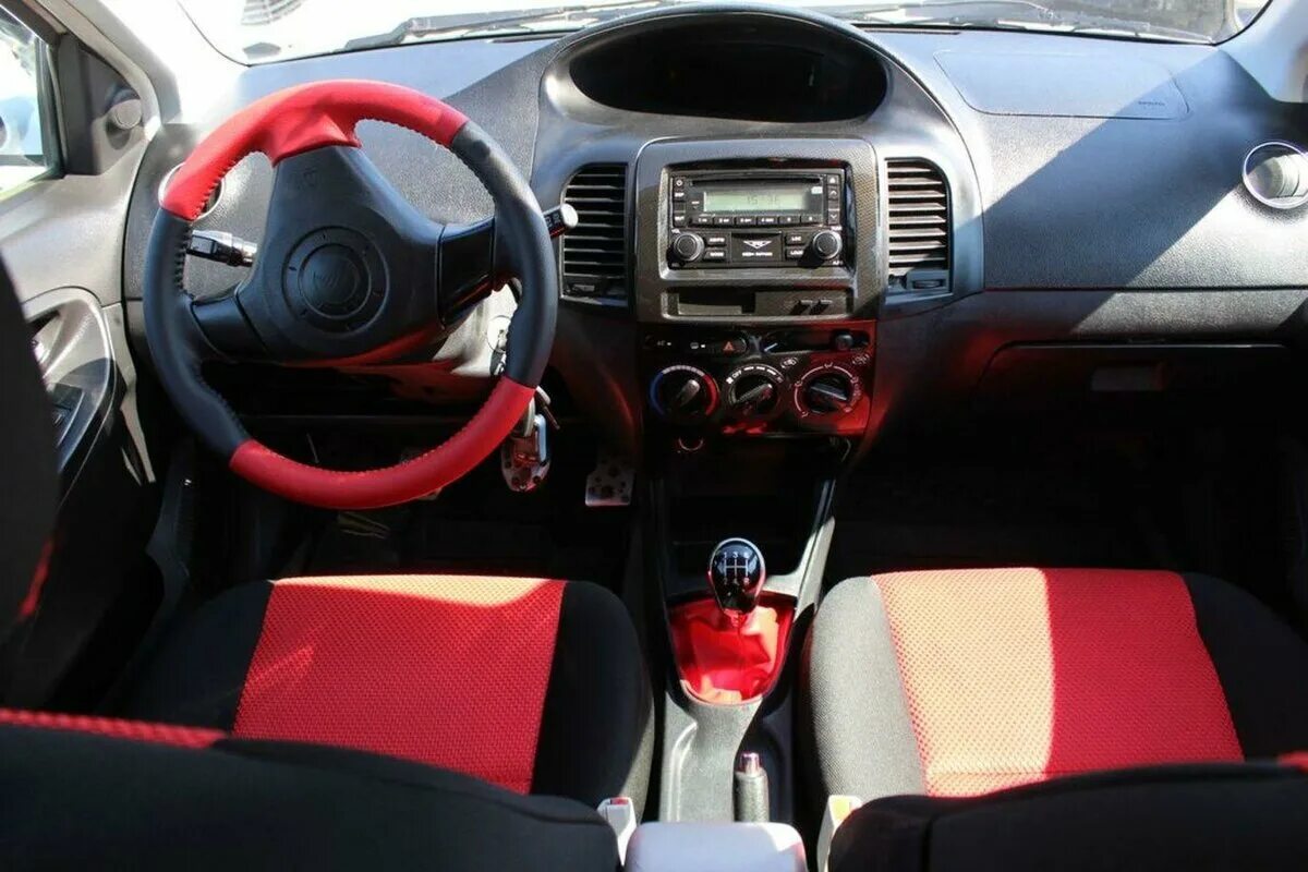 Geely mk cross 2010. Замена охлаждающей жидкости джили мк. Geely mk cross 2013 панель. Ремонт джили мк кросс. Geely mk 2013 салон.