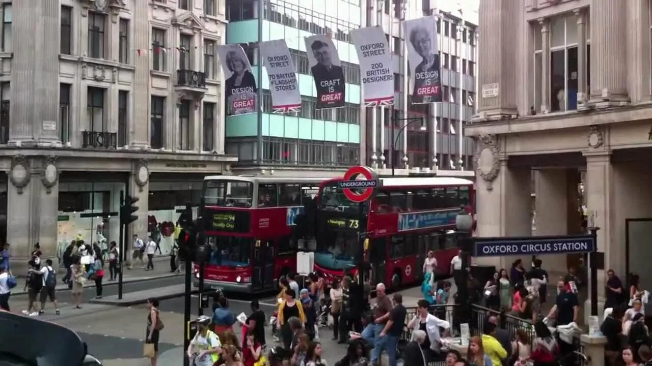 Оксфорд-стрит в Лондоне. Брэдли Оксфорд стрит. Oxford Street London Nike. Оксфорд стрит 1992. Oxford street shopping