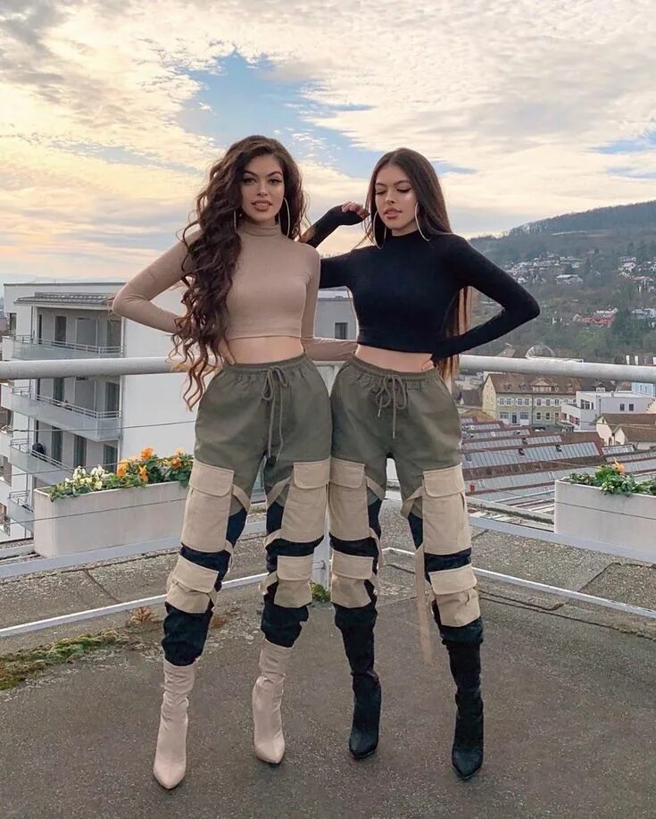 Близняшки клермонт. Twins близняшки катя. Сестры твинс катя и настя. Кампус близняшки. Кампус близняшки.
