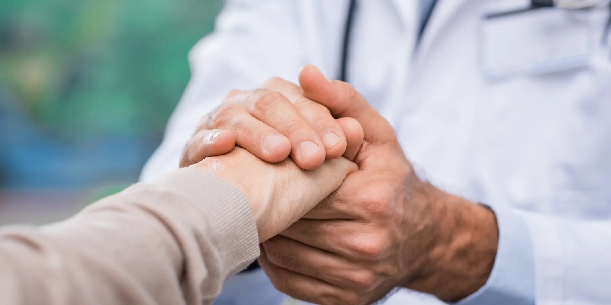 Врачебная деятельность. Заботливые руки. Руки медсестры. Медико-социальная работа. Medical professionals.