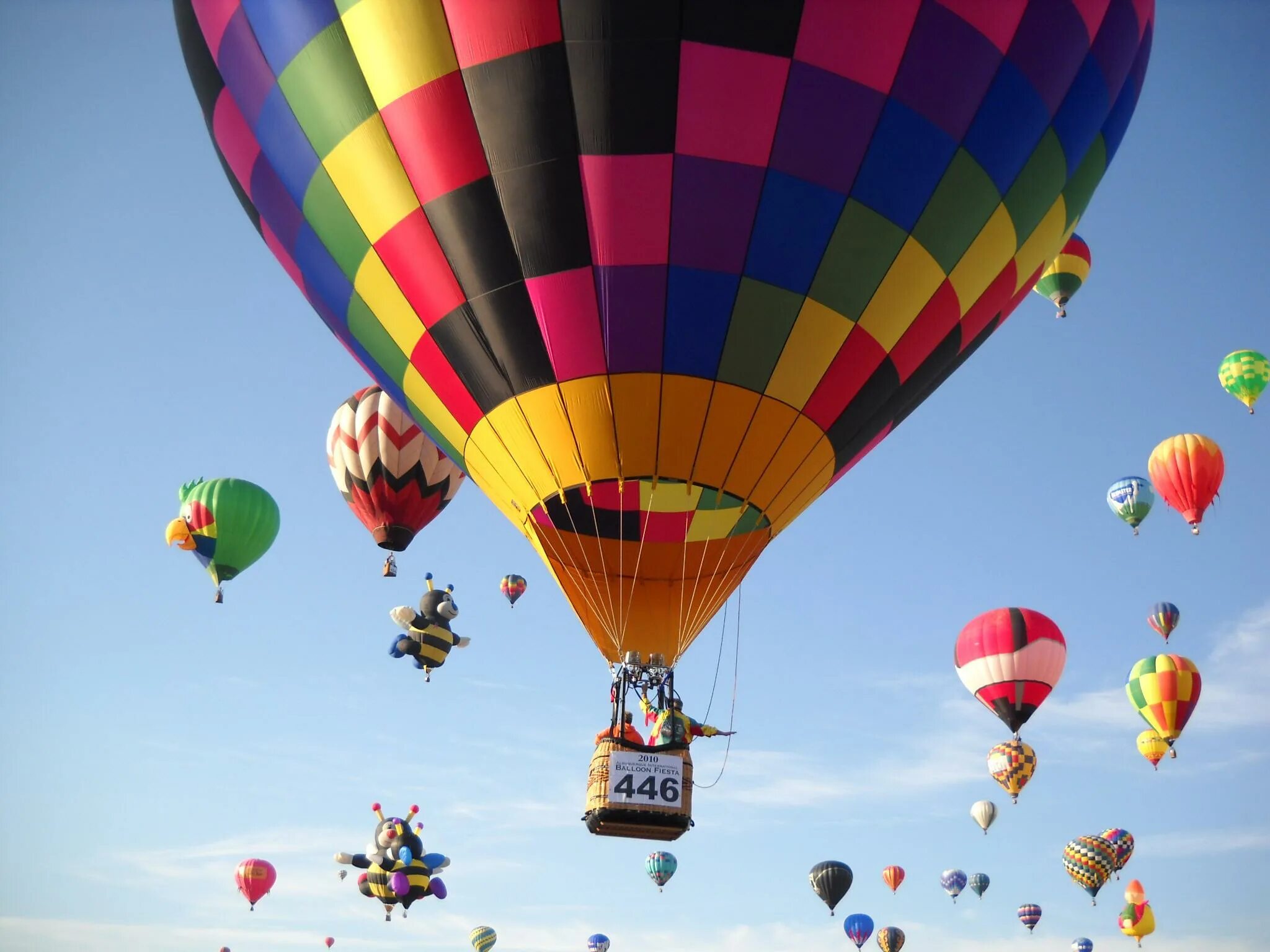 Flying balloon. Воздушный шар. На воздушном шаре. Летающие воздушные шары. Полет на воздушных шарах.