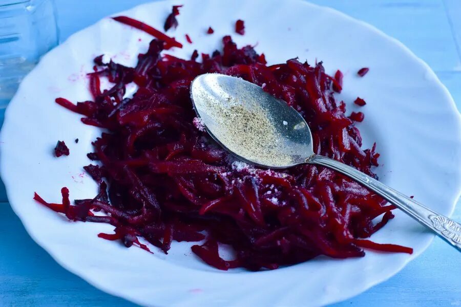 Аджика из свеклы. Свекольный уксус рецепт. Свекольный уксус рецепт. Свекла с уксусом. Свекла и день победы.