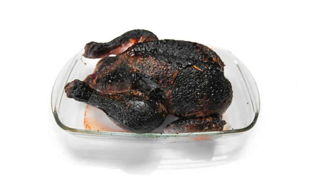 Сгоревшее мясо. Сгоревшая курица в духовке.