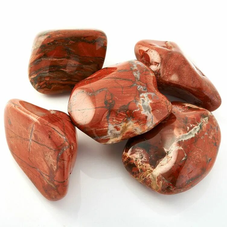Красная яшма галтовка. Яшма камень. Камень минерал Яспис. Камень талисман яшма. Самоцветы собака