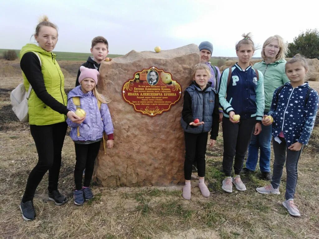 Погода село толстый. Толстая Дубрава население. Село толстая Дубрава Алтайский край Алейский район. Школа в огневке. Выпуск из школы 2005 года из село толстая Дубрава.