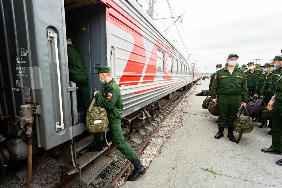 Эшелон северный. Эшелон с призывниками на Восток 2022. Военный эшелон. Военный эшелон с призывниками. Эшелон поезд.