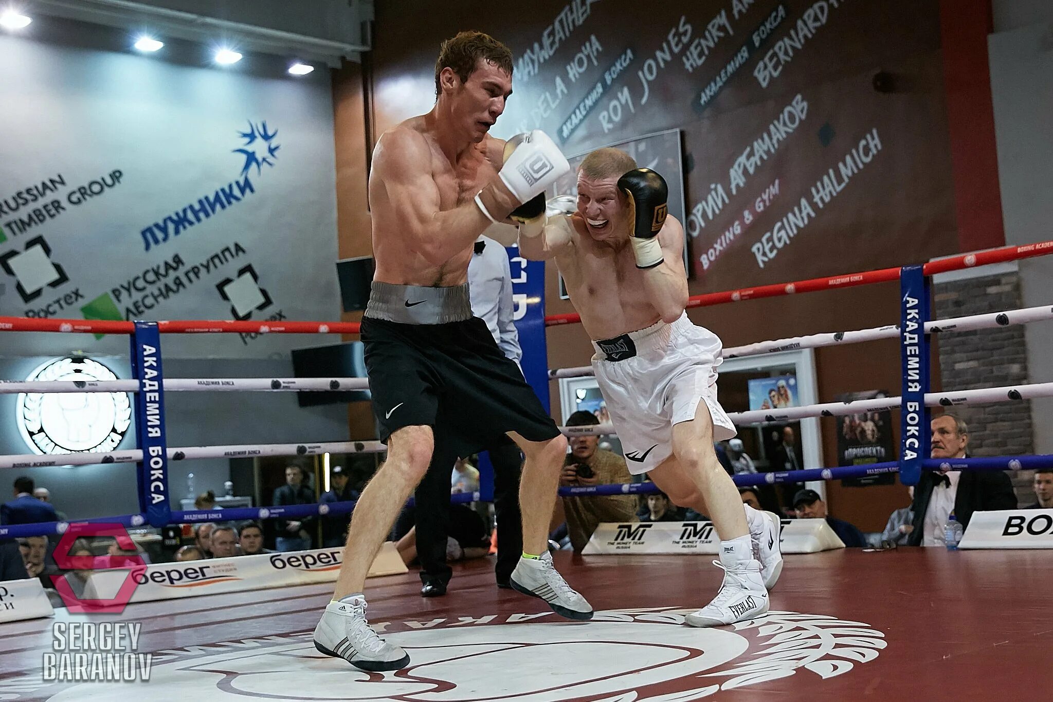 Любительский бокс юноши. Boxing championship. Любительский бокс. Боксер любитель. Проф боксер.