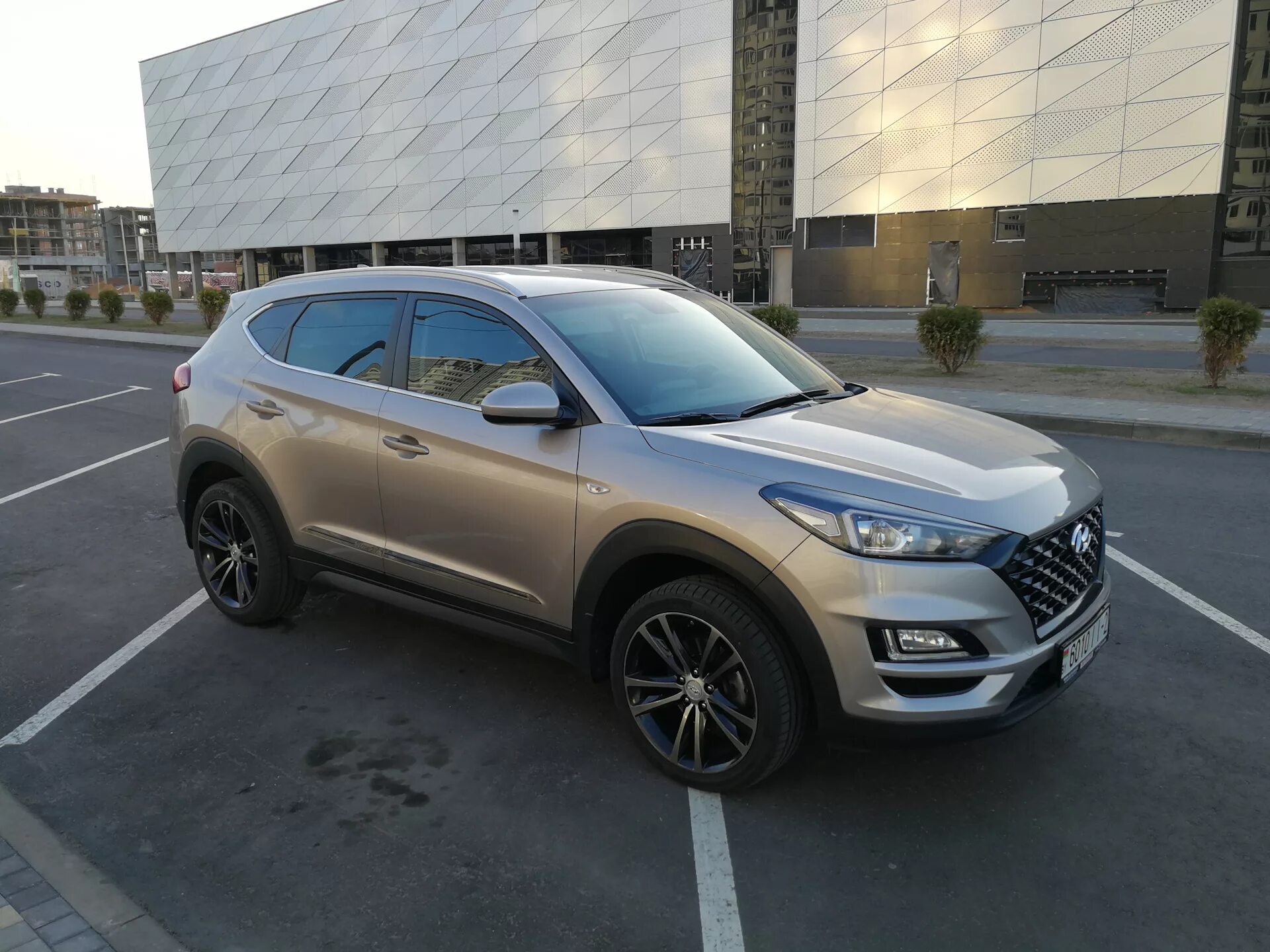 Диски туссан 2018. Hyundai tucson 2025. hyundai tucson 2025 silky bronze. хендай туссан бронза.