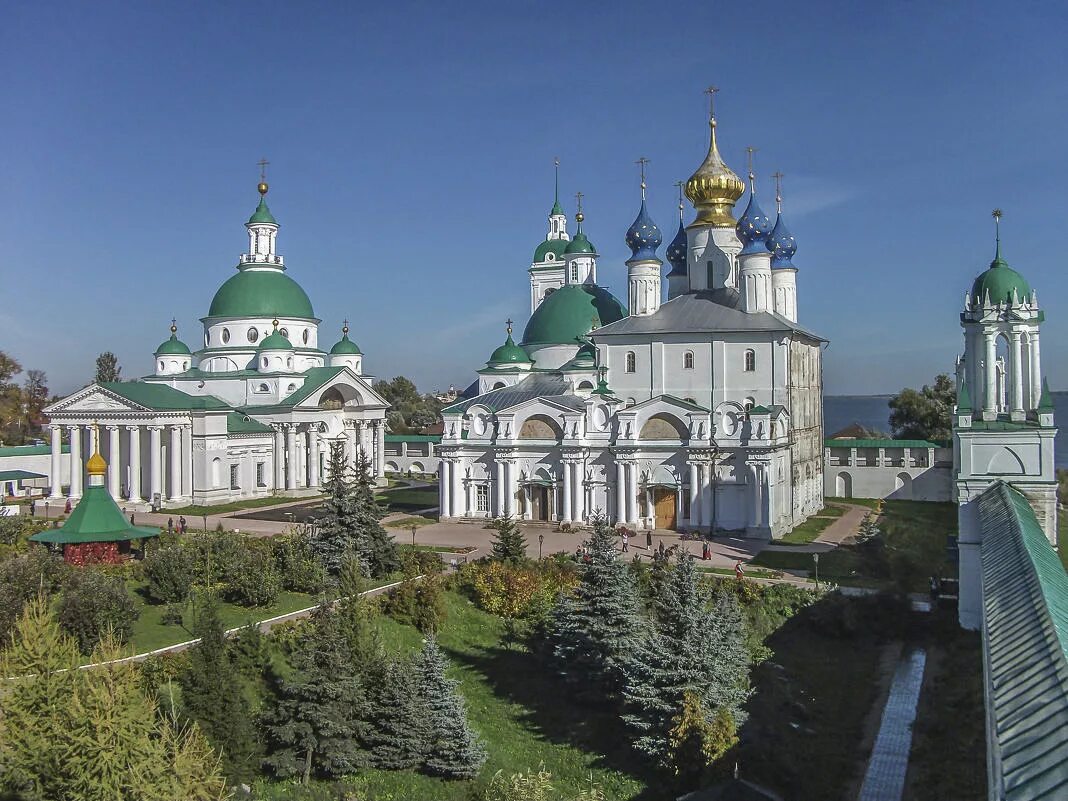 Великие и знаменитые в городе. Спасо-Яковлевский монастырь Ростов. Яковлевский монастырь Ростов Великий. Спасо-Яковлевский Димитриев мужской монастырь. Спасо-Яковлевский мужской монастырь в Ростове Великом.