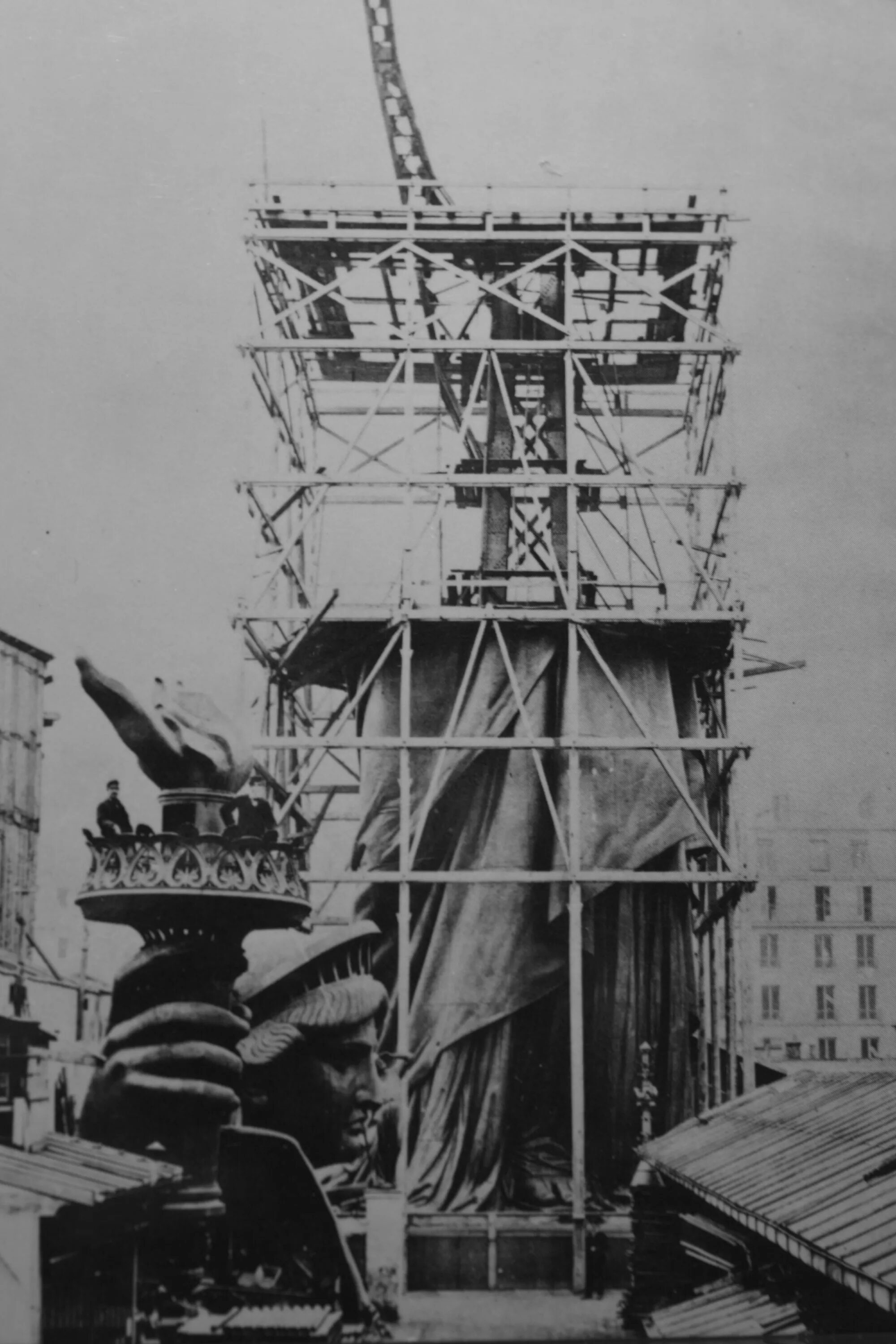 1886 открытие статуи свободы. Статуя свободы нью-йорк. Нью йорк 1886 год. Постройка статуи свободы. Постройка статуи свободы.