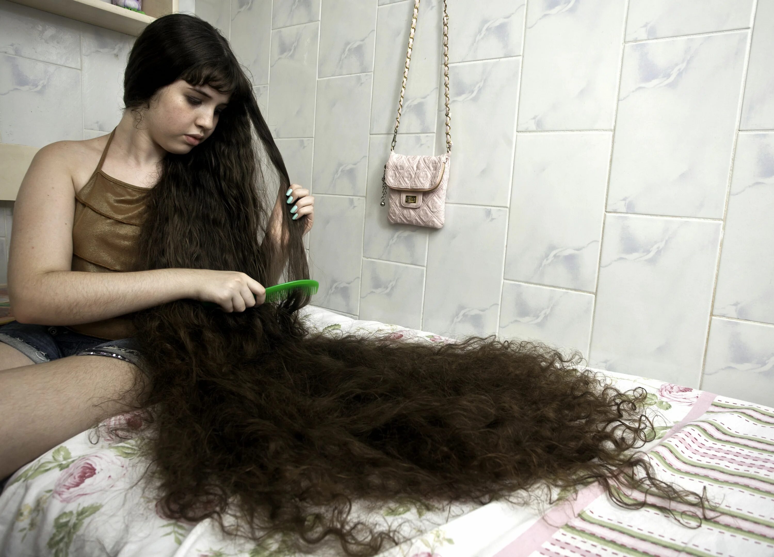 К чему снится красивые длинные. Девушка с отросшими волосами. Отросли длинные волосы из за шампуня. Чтобы волосы росли быстрее. Отрасти волосы за один день.