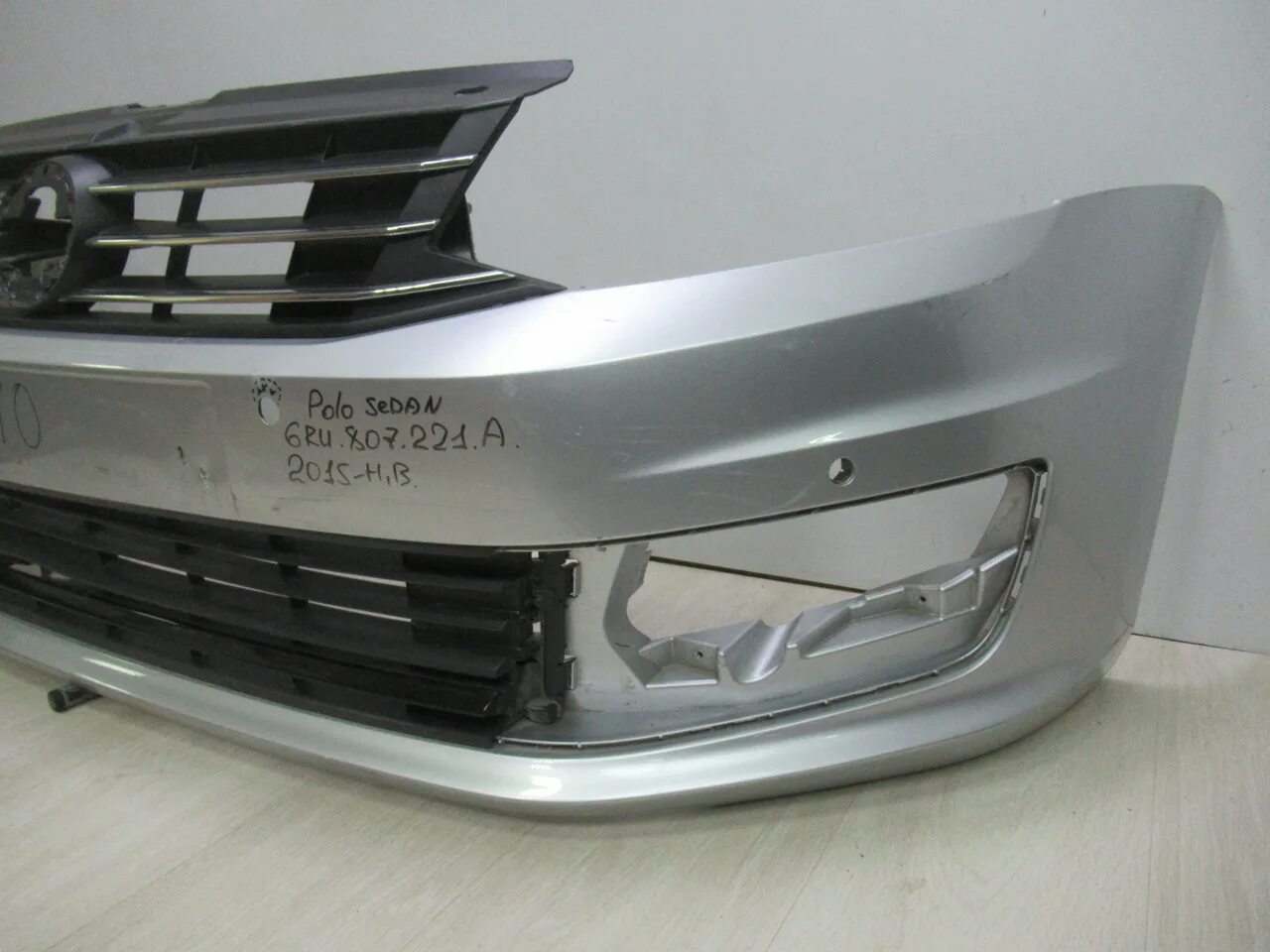 Передний бампер фольксваген поло. Бампер фольксваген поло 2011. Бампер передний поло седан 2012. Бампер передний фольксваген поло седан. Бампер передний поло седан 2012.